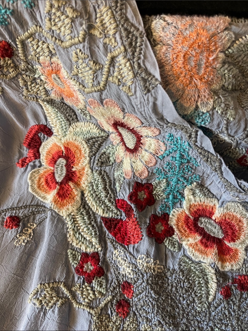 Johnny Was Boho  Pale Blue, great Embroidered Floral V-Neck Tunic - Picture 2 of 3